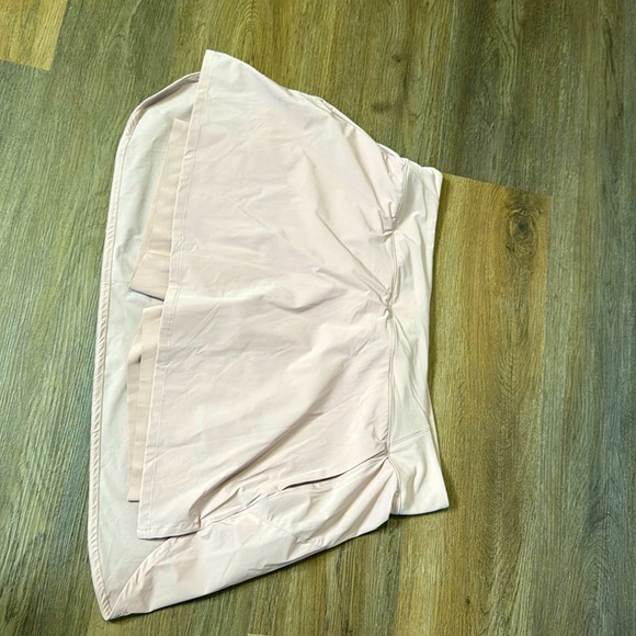 Nike Dri-FIT Bliss Women's Mid-Rise Training Skort - Lavender - Picture 3 of 7